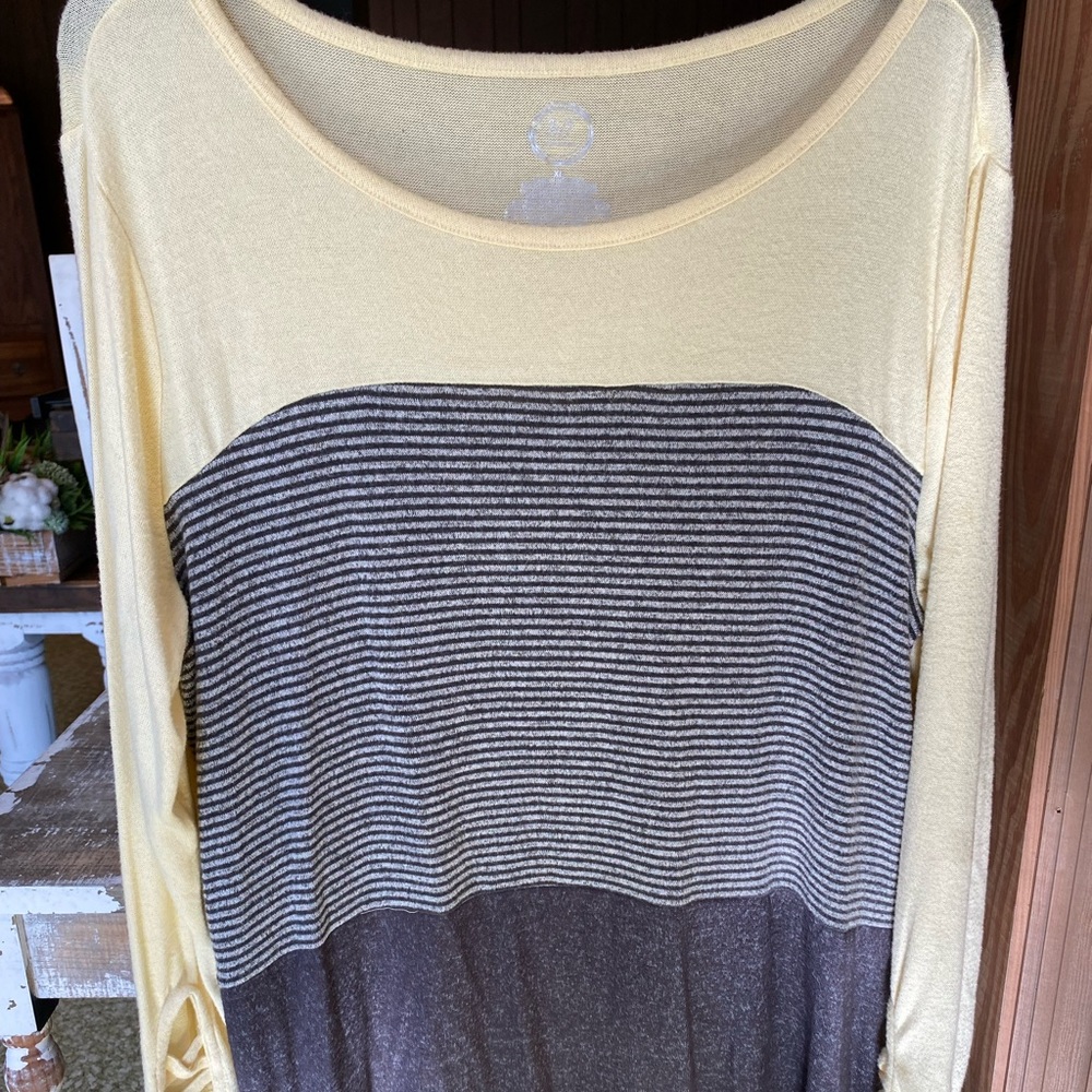 Maurice’s long sleeve sweater top XL